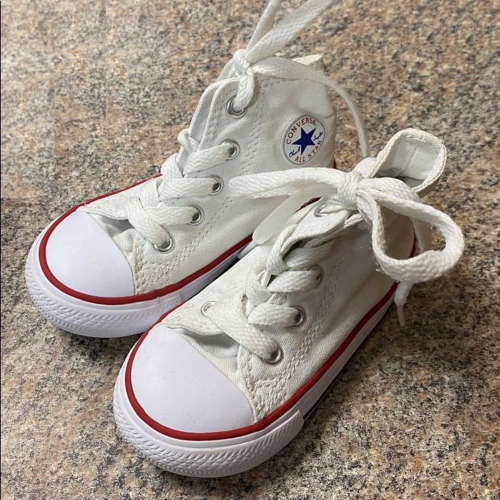 Converse white high tops sz 5 toddler EUC